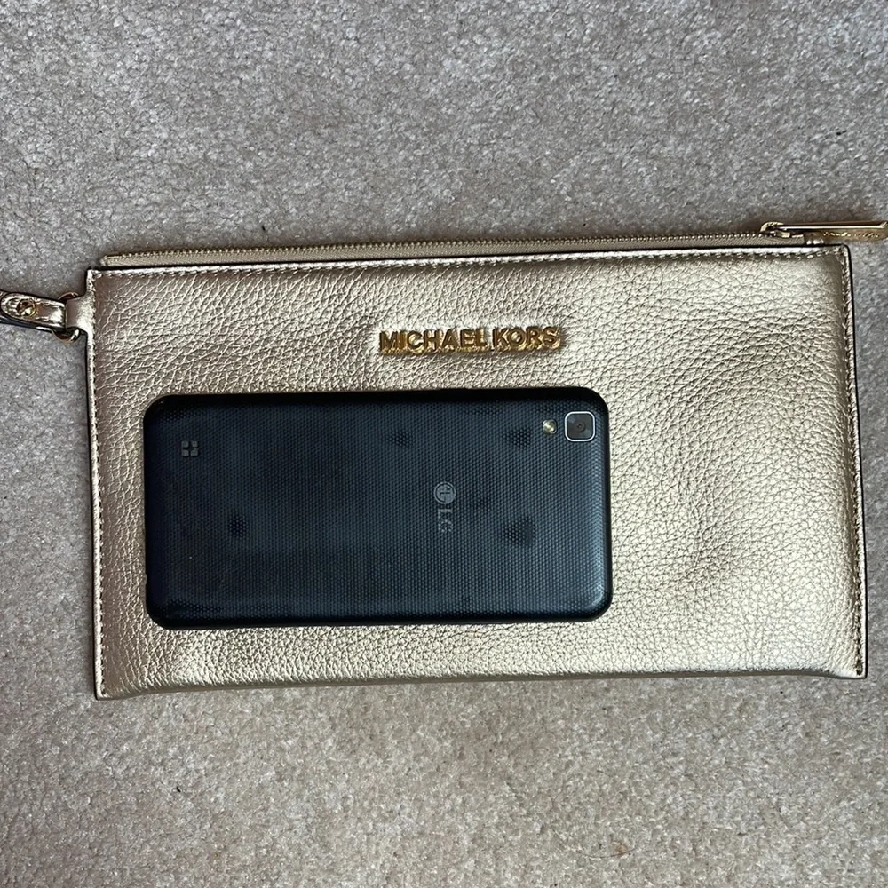 Michael Kors Gold wristlet - Picture 7 of 7
